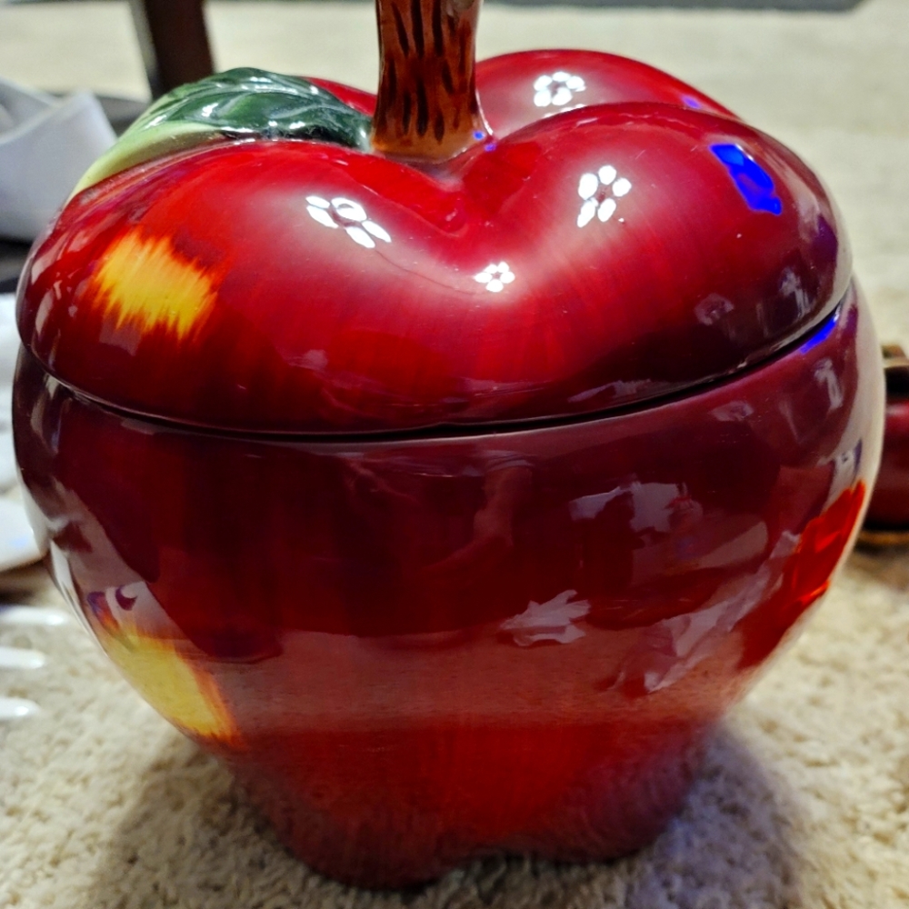 Cookie jar